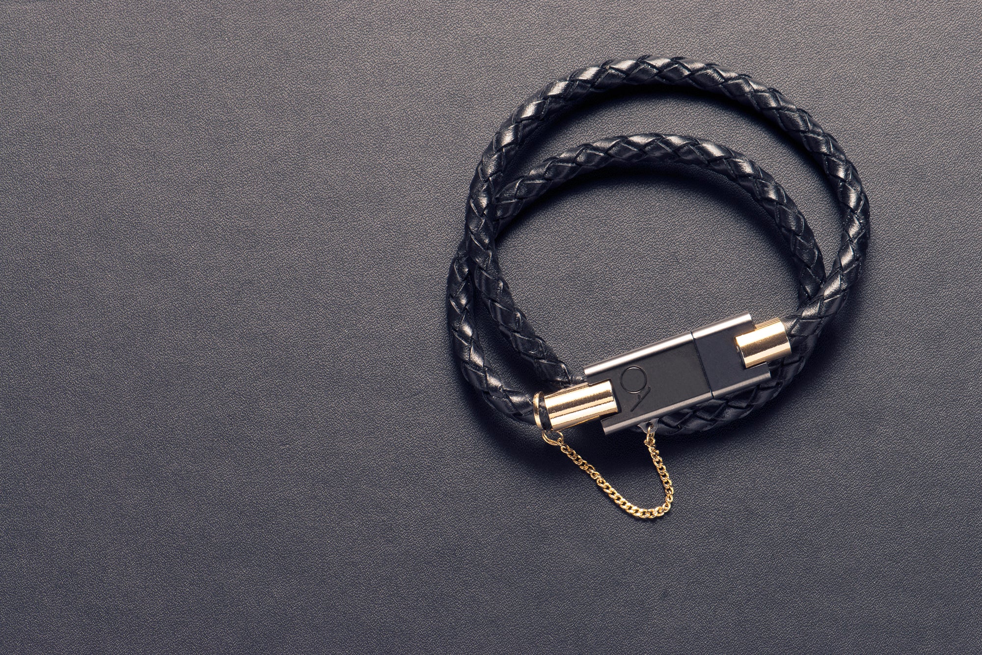 Bolt Bracelet – Apple Lightning Charger