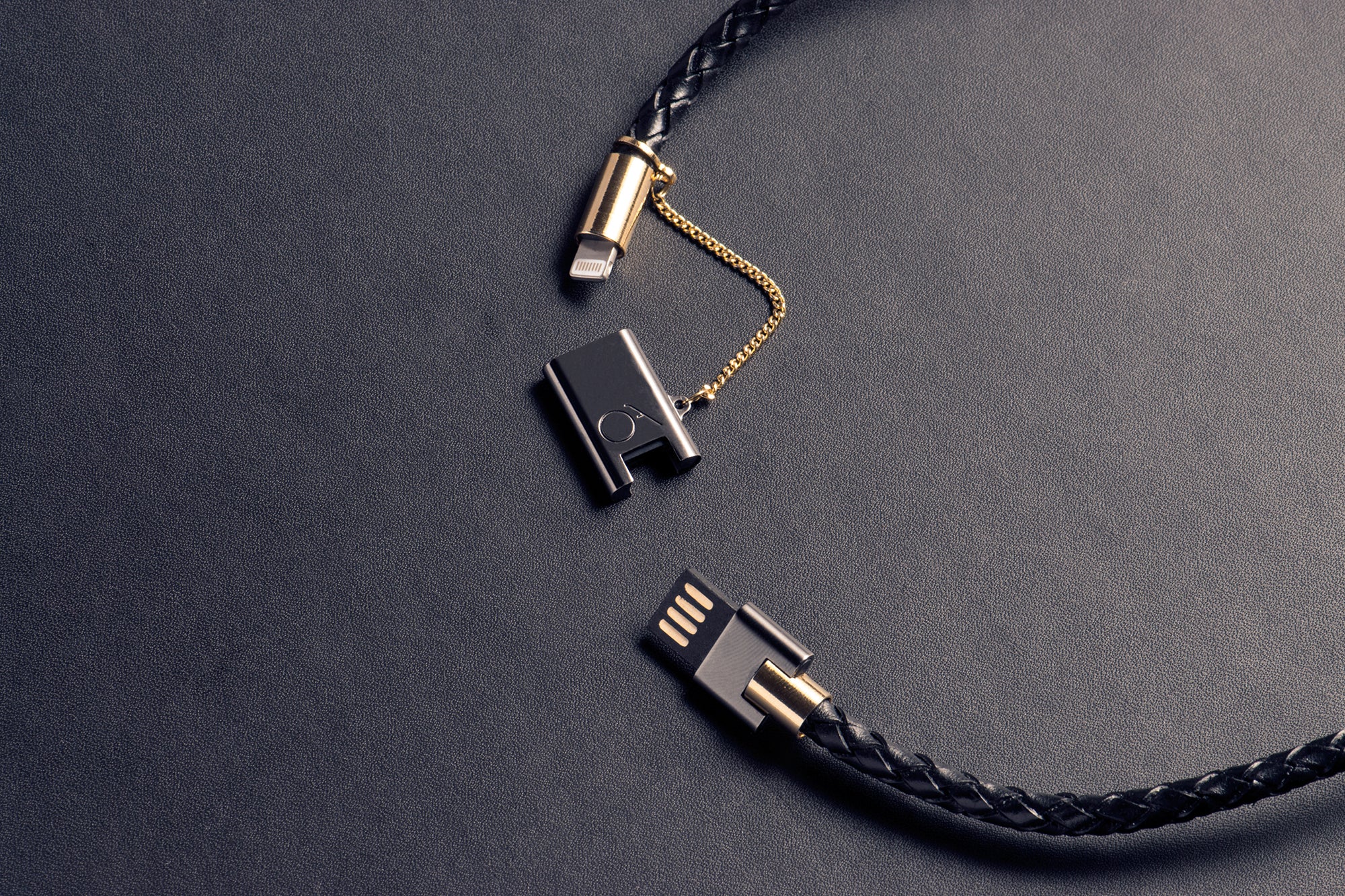 Bolt Bracelet – Apple Lightning Charger