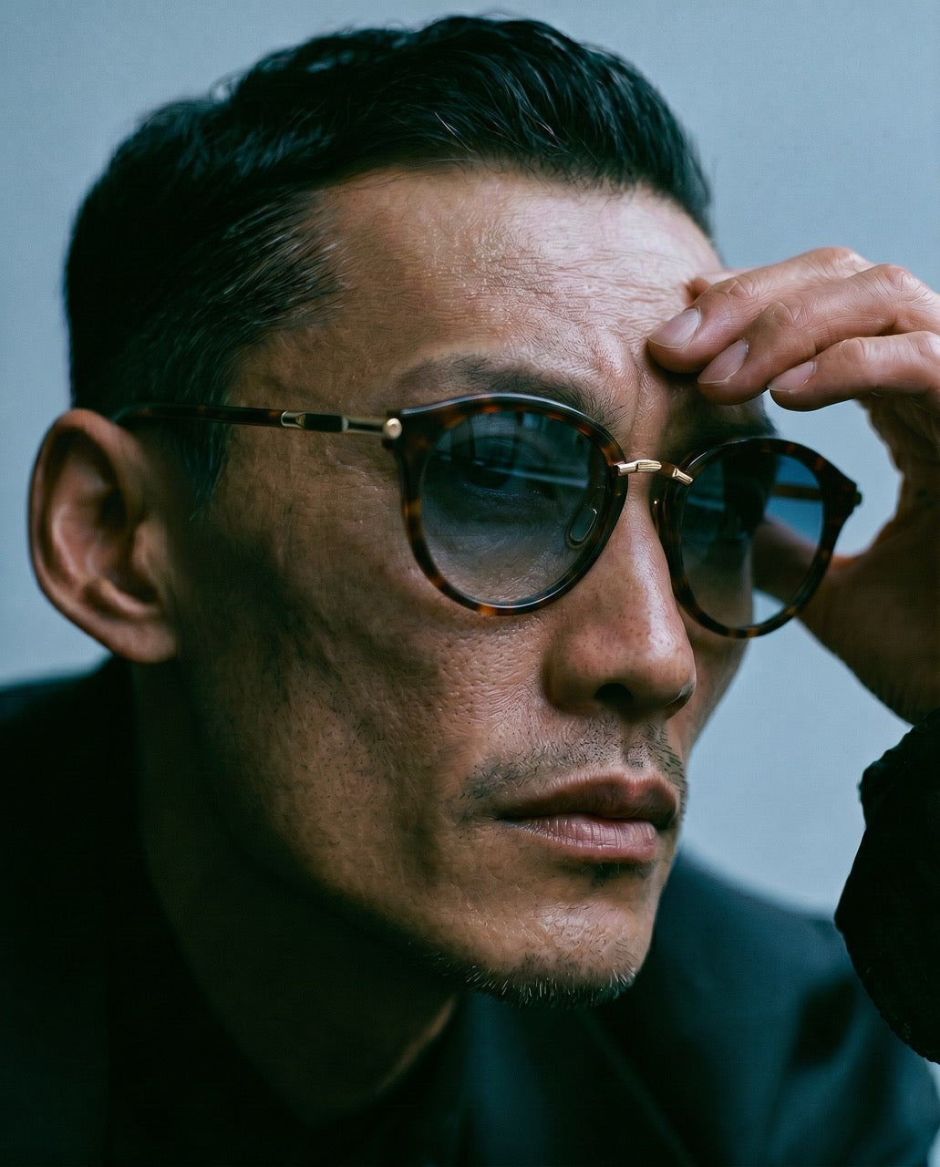 TAKUMI Tortoise sunglasses — on model